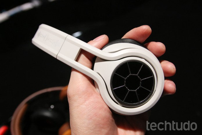 Os fones de ouvido da linha Star Wars da SMS Audio são protótipos feitos praticamente a mão (Foto: Fabrício Vitorino/TechTudo)