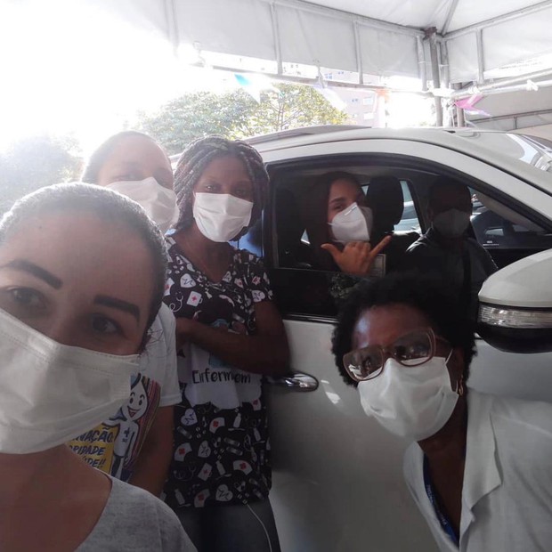 Ivete Sangalo é vacinada contra a Covid-19 (Foto: Reprodução/Alô Alô Bahia)