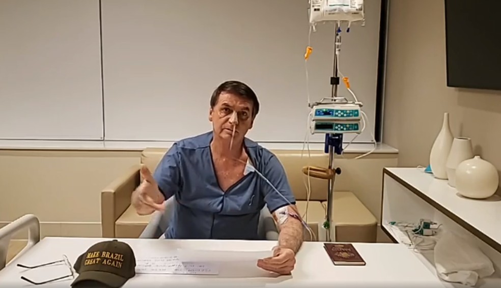 Bolsonaro faz live no hospital em SP — Foto: Reprodução/Facebook 