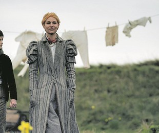 Claire Danes em cena de 'A serpente de Essex' | Divulgação