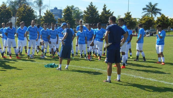Brasileiro sub-20: Cruzeiro recebe o Vitória para se aproximar da decisão