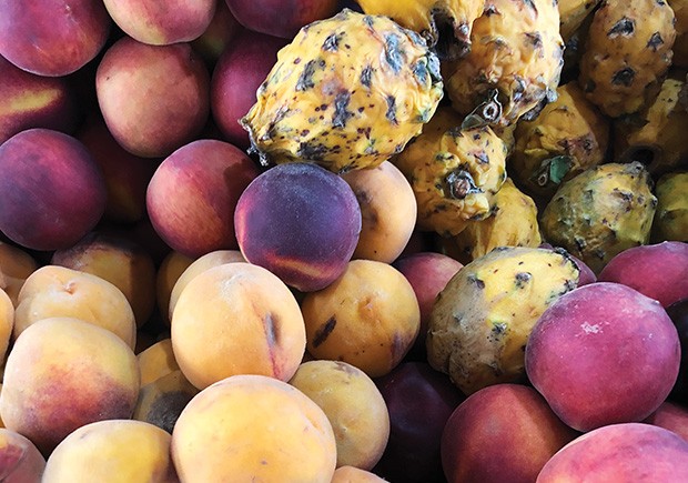 Depoimento: : Frutas no mercado de São Pedro. (Foto: Bertil Espegren)