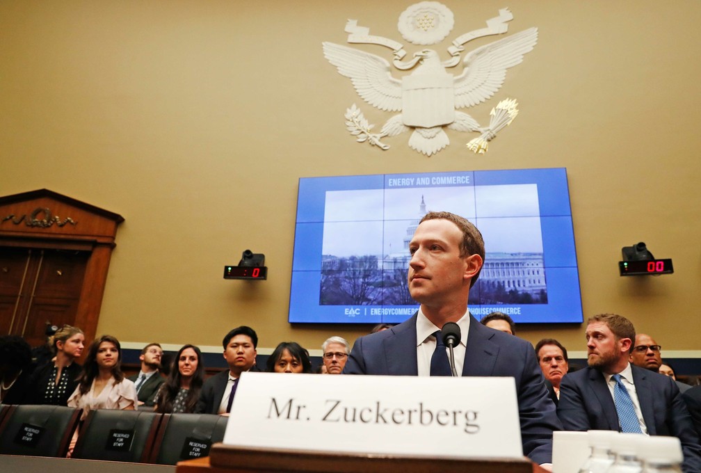 Zuckerberg depÃµe nos EUA (Foto: Leah Millis/Reuters)