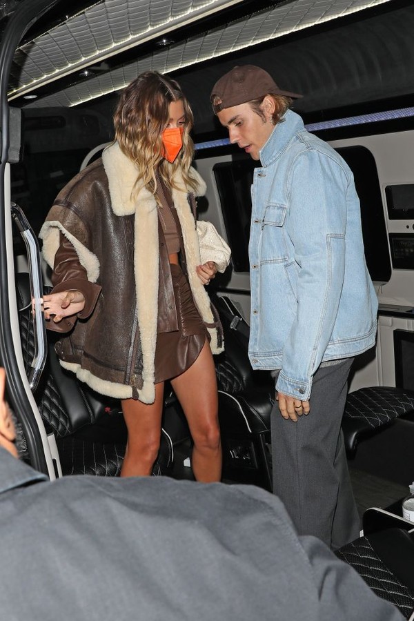 WEST HOLLYWOOD, CA - MARCH 25: Justin Bieber and Hailey Bieber are seen arriving at The Nice Guy on March 25, 2021 in West Hollywood, California. (Photo by RACHPOOT/MEGA/GC Images) (Foto: GC Images)