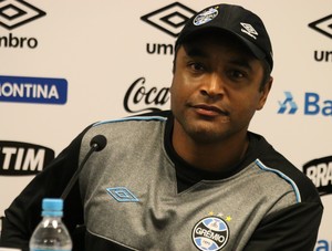Roger se abraça ao mistério no time e convoca torcida à Arena: Nos ajudem