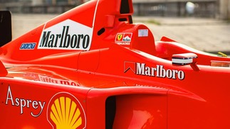 Carro da Ferrari de F1 - Schumacher (1998) — Foto: Divulgação 