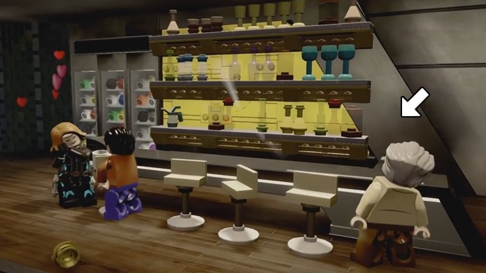 A salvação de Stan Lee nessa festa de LEGO Avengers está nos milkshakes escondidos atrás do bar (Foto: Reprodução/Rafael Monteiro)