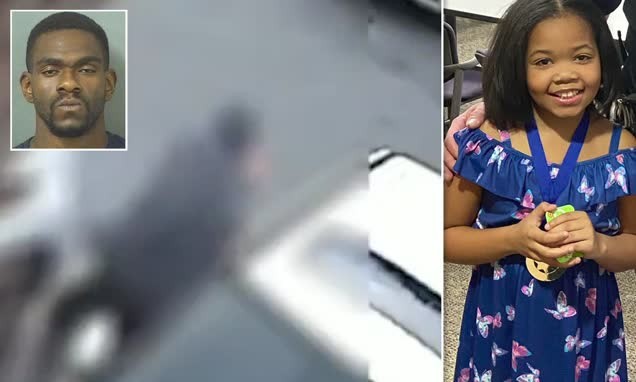 A menina foi homenageada pela polícia por sua bravura (Foto: Reprodução/Daily Mail)