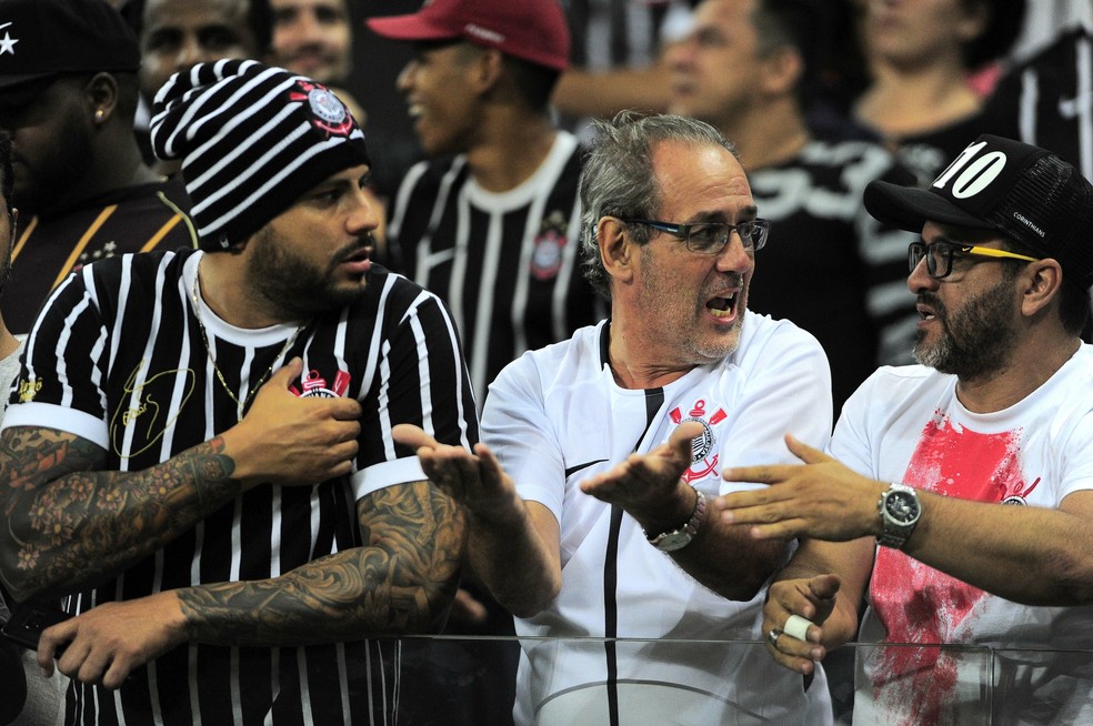 Torcida do Corinthians sofreu nesta temporada... — Foto: Marcos Ribolli
