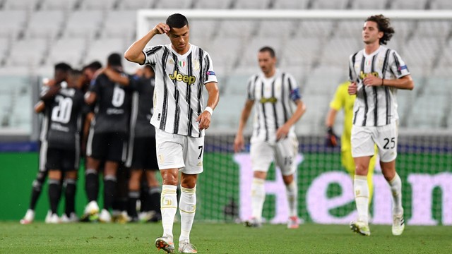 Cristiano Ronaldo brilha, mas Juventus cai nas oitavas de final