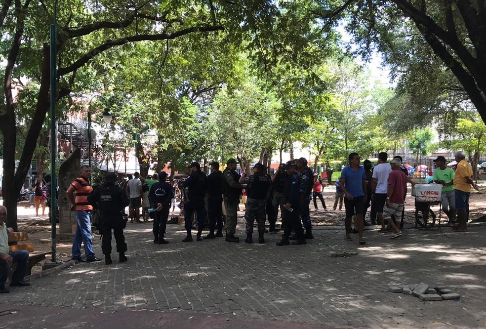 Policiais realizaram Operação Tróia, no Centro de Teresina.  — Foto: Lorena Linhares/G1