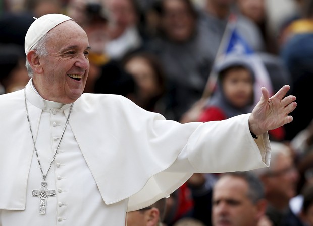 Papa Francisco chega para audiência semanal na Praça São Pedro, no Vaticano  (Foto: Alessandro Bianchi/ Reuters)