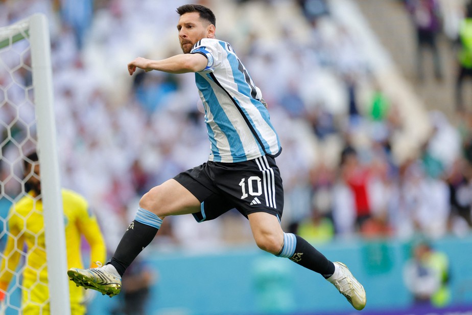 Messi comemora gol marcado sobre a Arábia Saudita