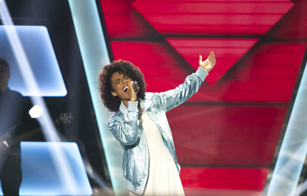Marlia Lopes arrasou cantando msica que ficou conhecida na voz de Ana Carolina (Foto: Raphael Dias/TV Globo)
