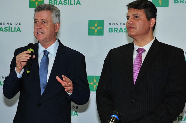 O governador Rodrigo Rollemberg e o novo secretário de Saúde do Distrito Federal, Fábio Gondim (Foto: Tony Winston/Agência Brasília)