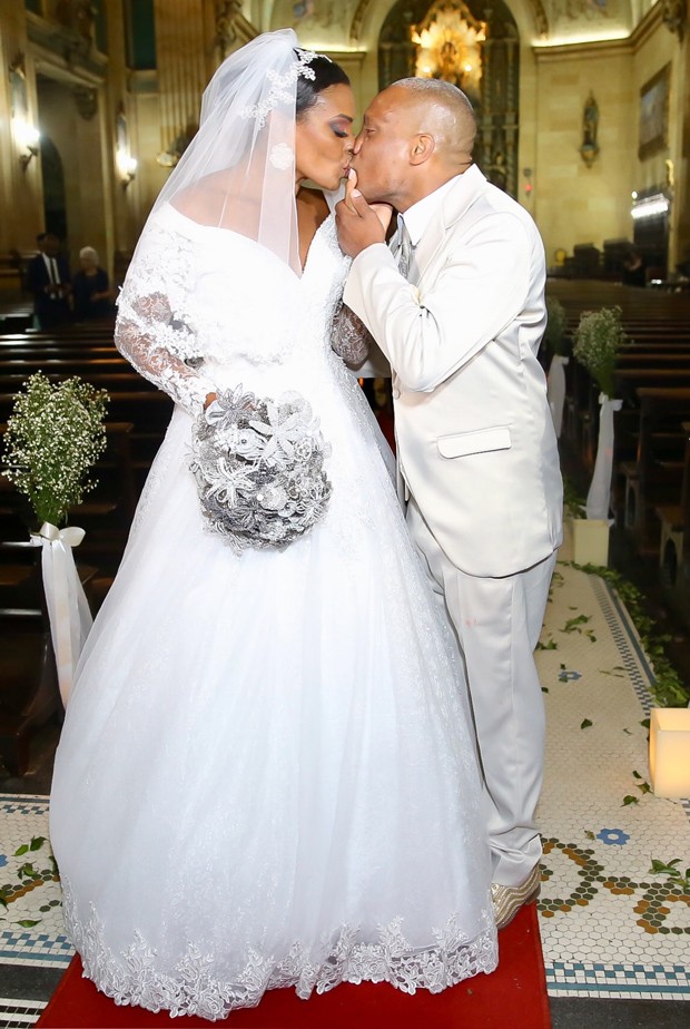 Walkiria Ribeiro se casa com Cláudio Norberto (Foto: Manuela Scarpa/Brazil News​)