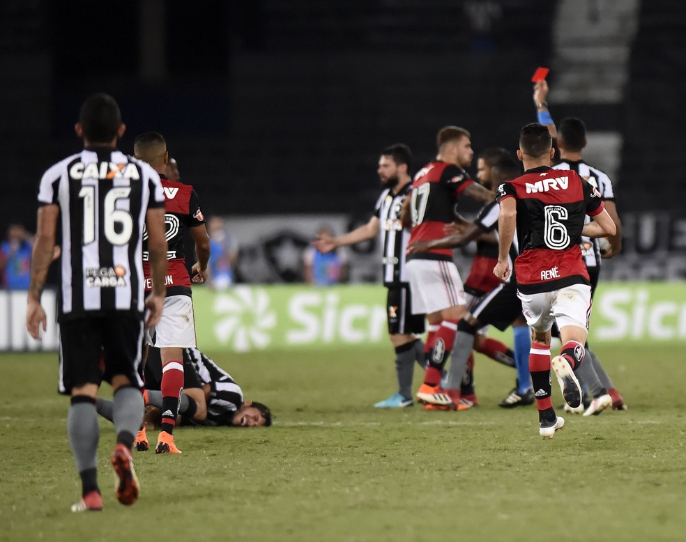 João Batista de Arruda foi afastado após polêmicas no clássico Flamengo x Botafogo (Foto: André Durão)