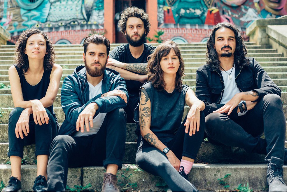 Banda Plutão Já Foi Planeta se apresenta no sábado (30) (Foto: Divulgação)