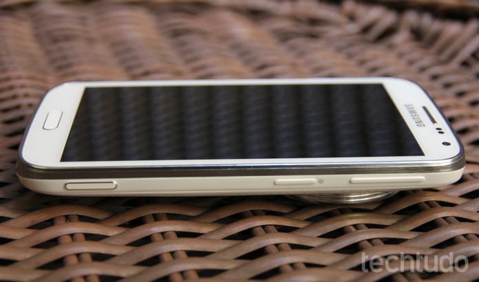 Galaxy K Zoom tem uma tela de 5 polegadas (Foto: Marlon Câmara / TechTudo)
