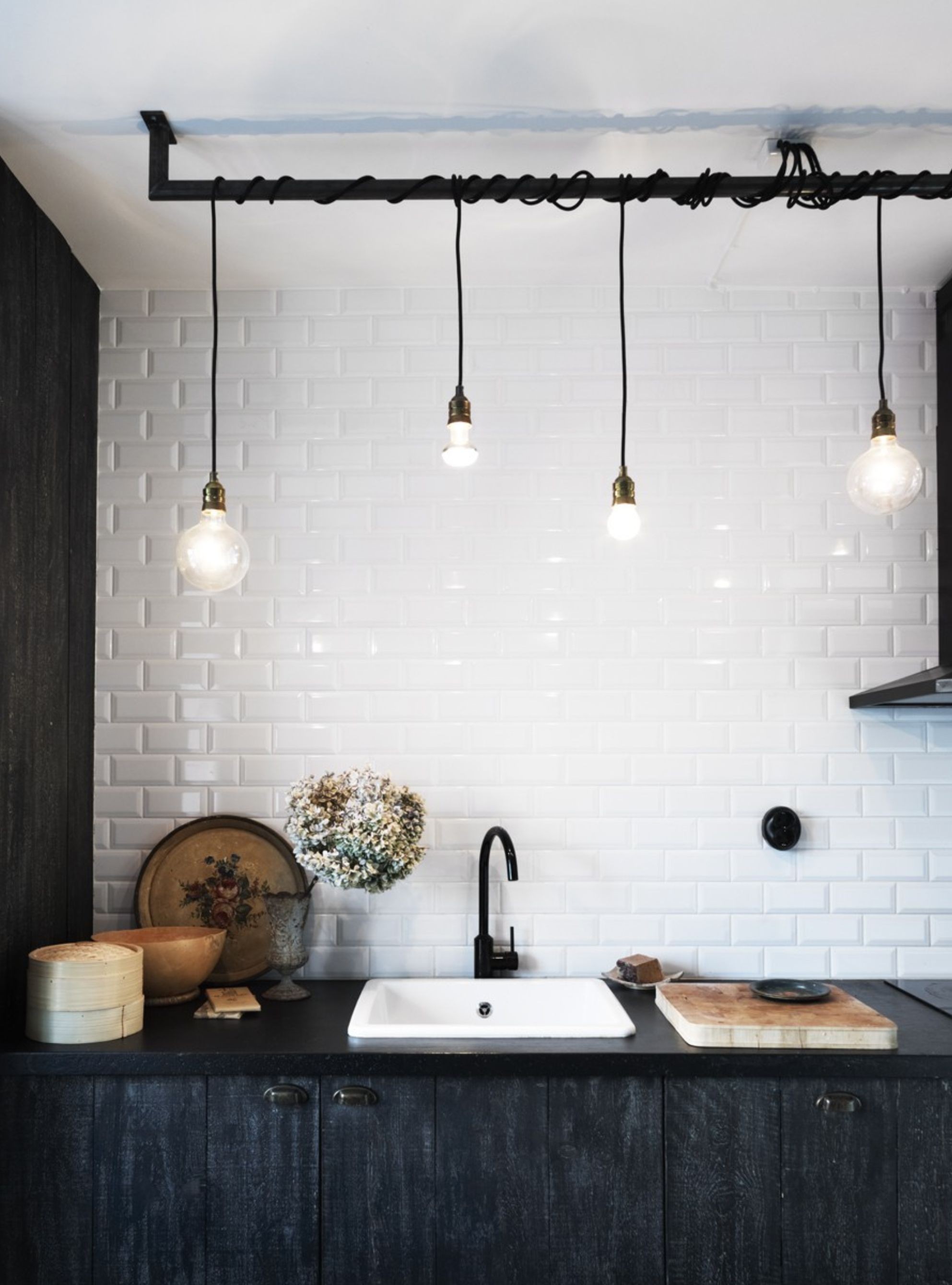 Pendentes na cozinha: 15 ideias inspiradoras para usar esse tipo de luminária (Foto: reprodução/ Pinterest)