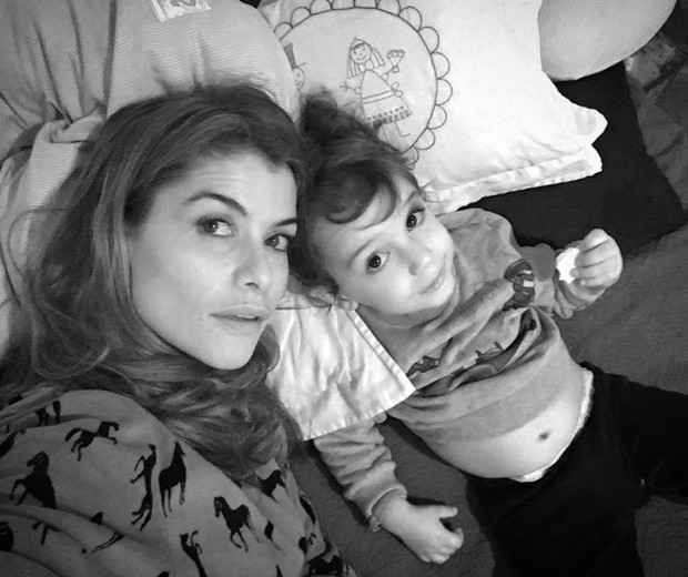 Alinne Moraes e o filho, Pedro (Foto: Reprodução/Instagram)
