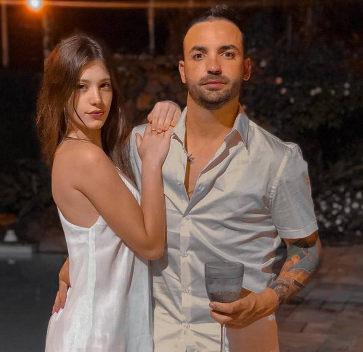 Aos 25 anos, ex'Malhação' Caroline Dallarosa fala do noivado e da
