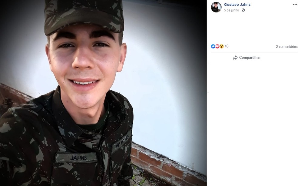 Soldado Gustavo Jahns, de 19 anos, foi encontrado morto dentro de quartel em Santa Rosa — Foto: Reprodução/Facebook