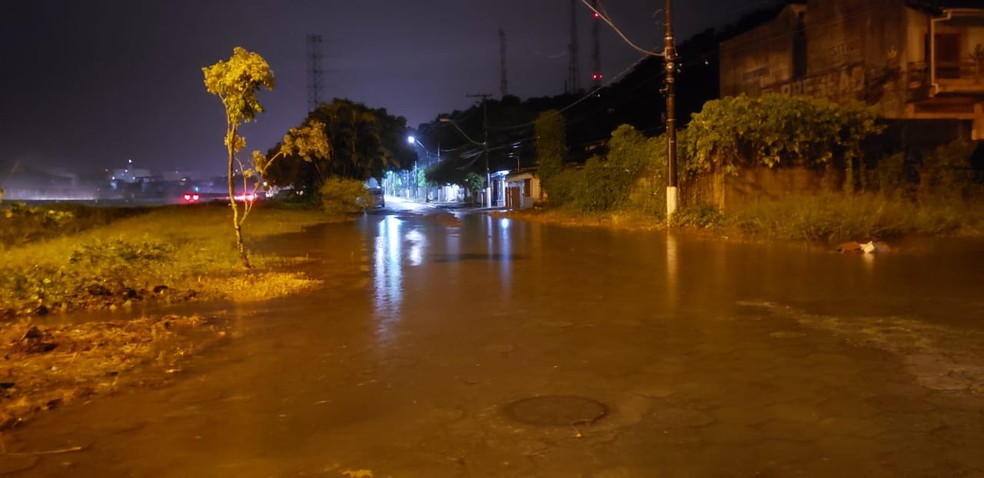Chuva Forte Causa Transtornos E Alagamentos Na Baixada Santista Santos E Região G1 
