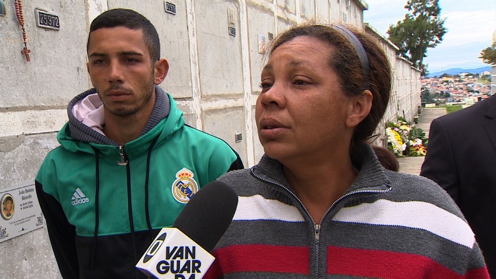Ana Lúcia, mãe de Geovana, pede justiça pela morte da filha — Foto: Reprodução/TV Vanguarda