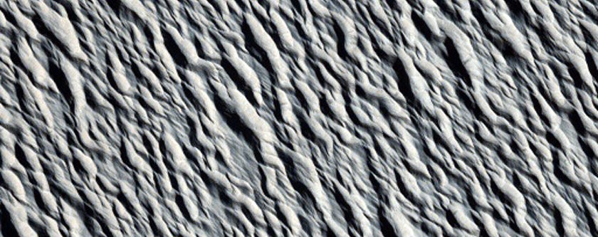 Dunas da região conhecida como Amazonis Planitia (Foto: NASA/JPL/University of Arizona)