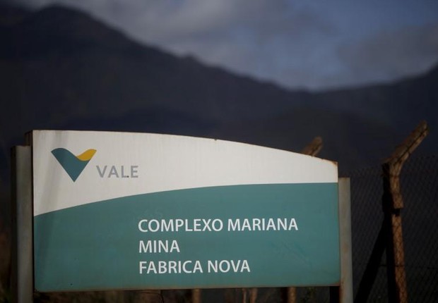 Placa na entrada na mina de minério de ferro Fabrica Nova  em Mariana, que pertence à Vale (Foto: Ricardo Moraes/Arquivo/Reuters)
