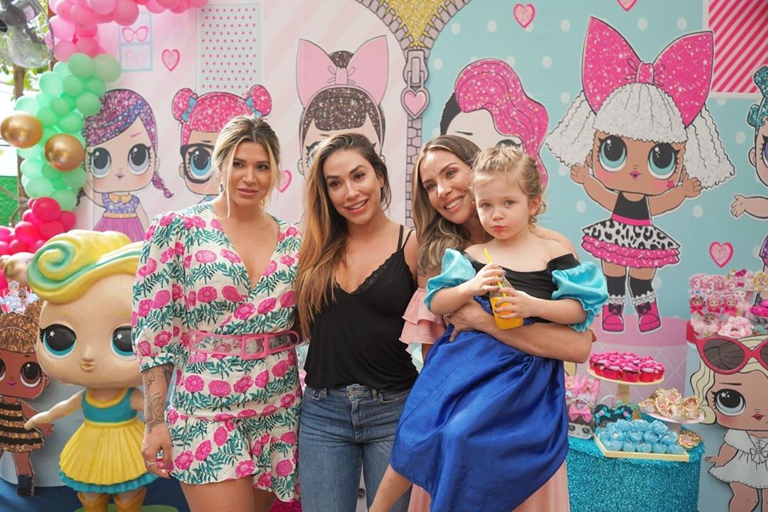 Dani Souza, Dani Bolina e Lizi Benites com a filha Liz (Foto: Reprodução/ Instagram)