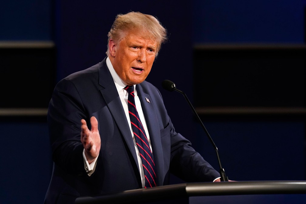 Presidente Donald Trump fala durante o 1º debate da campanha presidencial na terça-feira (29) em Cleveland — Foto: Patrick Semansky/AP 