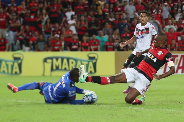 Juan celebra 90 minutos e vê potencial em jovens: Chamo de Baby Fla