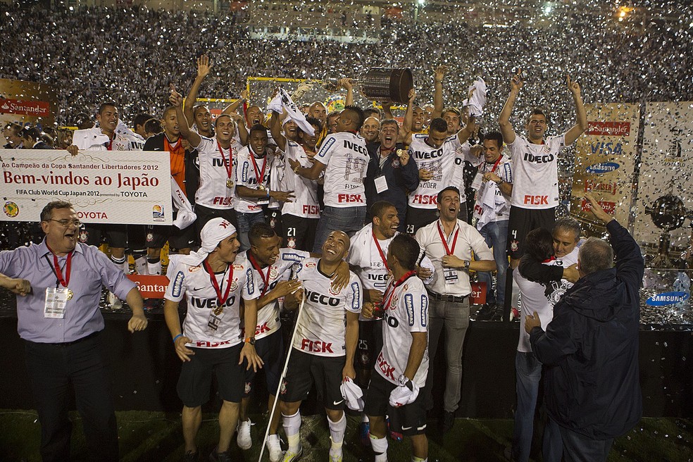 Festa dos jogadores do Corinthians após título da Libertadores de 2012 — Foto: Daniel Augusto Jr/Ag. Corinthians