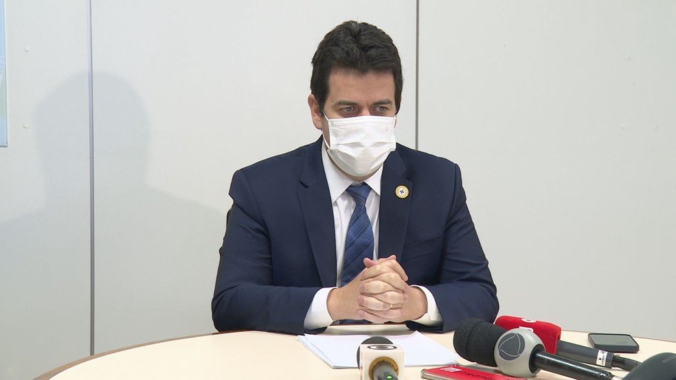 Secretário executivo do Ministério da Saúde fala sobre novas medidas contra Covid-19 em aeroportos — Foto: TV Globo/Reprodução