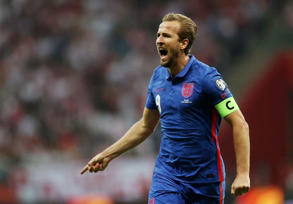 Harry Kane comemora o gol marcado pela Inglaterra contra a Polônia, pelas eliminatórias — Foto: Reuters