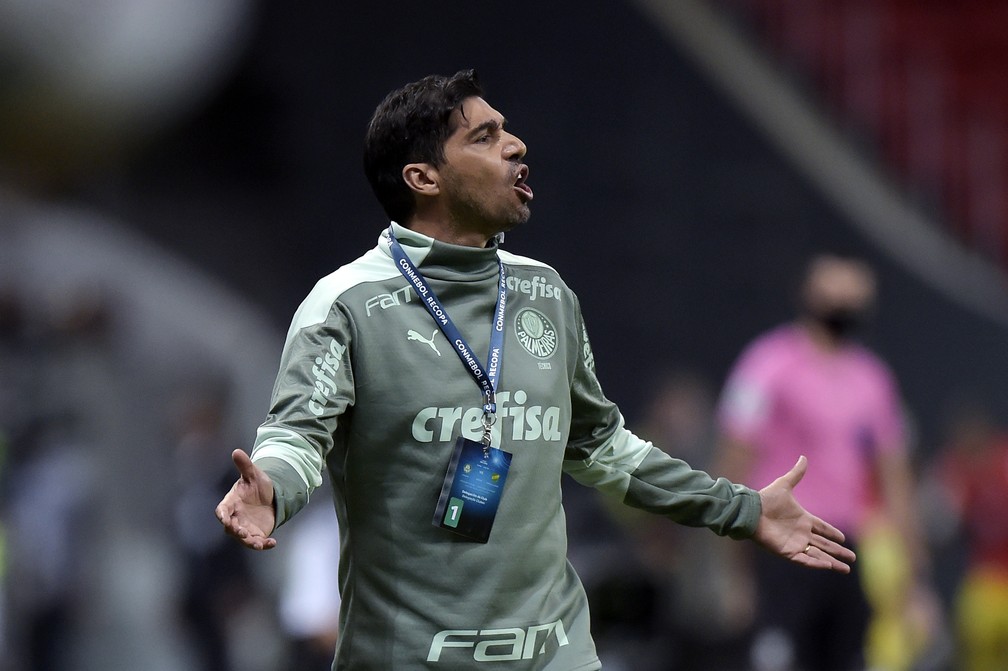 Abel assume culpa por vice, e diz que Palmeiras ficou a 