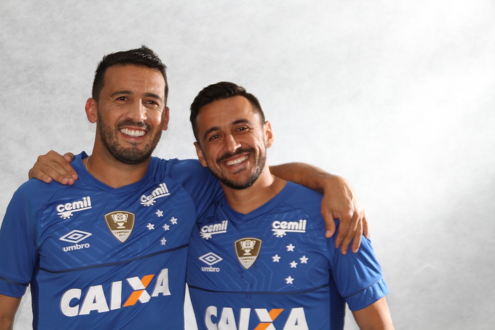 Avai Admite Sondagens Por Edilson E Robinho Mas Ve Valores Fora Da Realidade Para A Serie B Avai Ge
