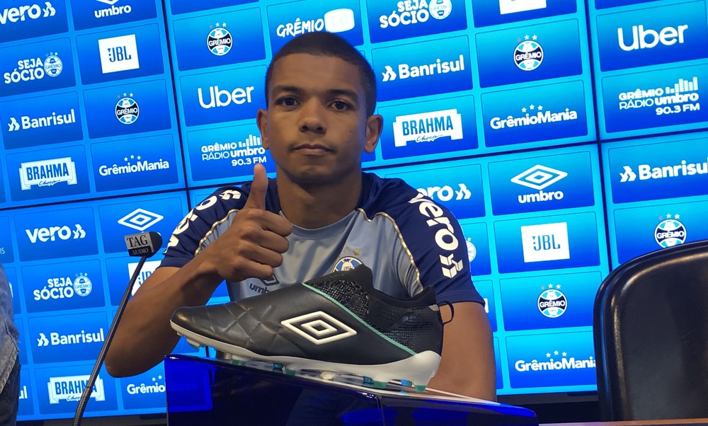 David Braz comenta sobre a tarefa de substituir Geromel