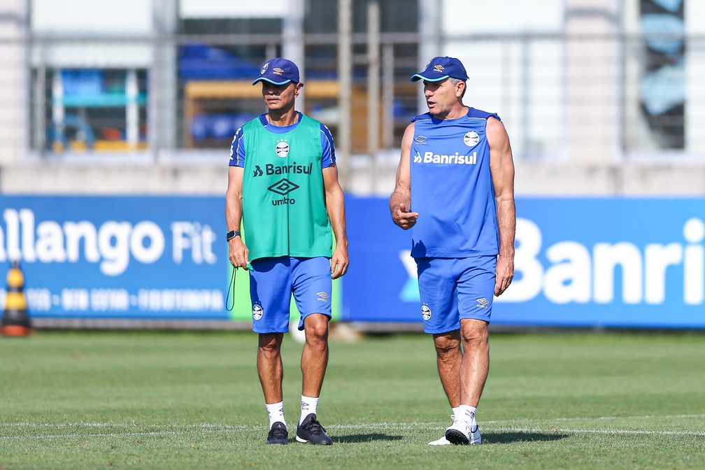 Renato Gaúcho terá reunião para planejar retorno dos titulares do Grêmio