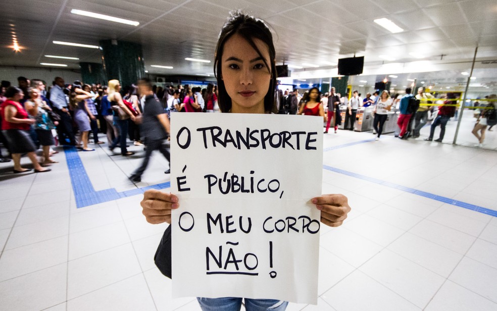 Sete em cada 10 mulheres já passaram por situações de importunação sexual, como mostra pesquisa