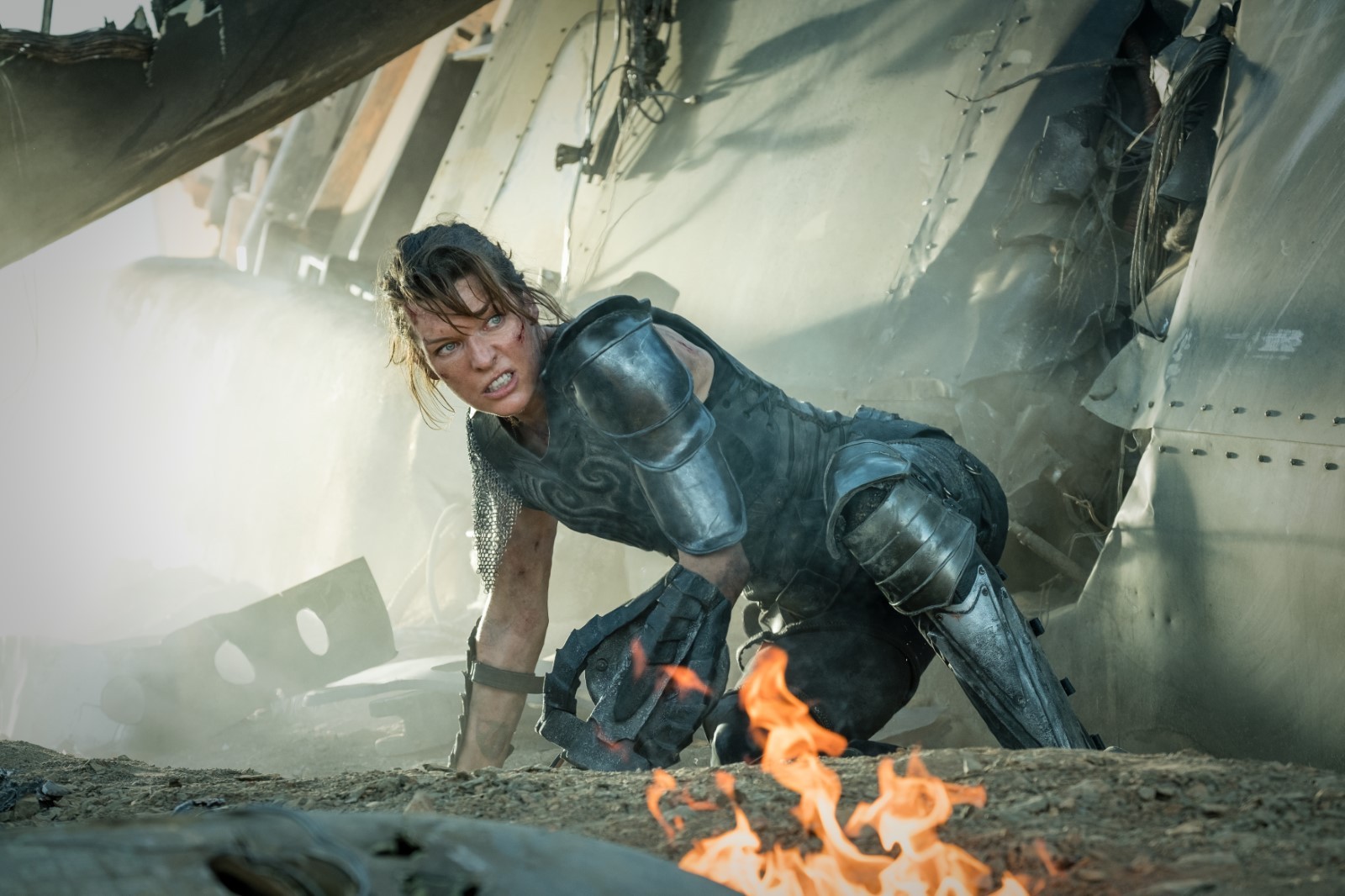 Monster Hunter | Milla Jovovich e Tony Jaa tentam caçar Black Diablos em cena inédita