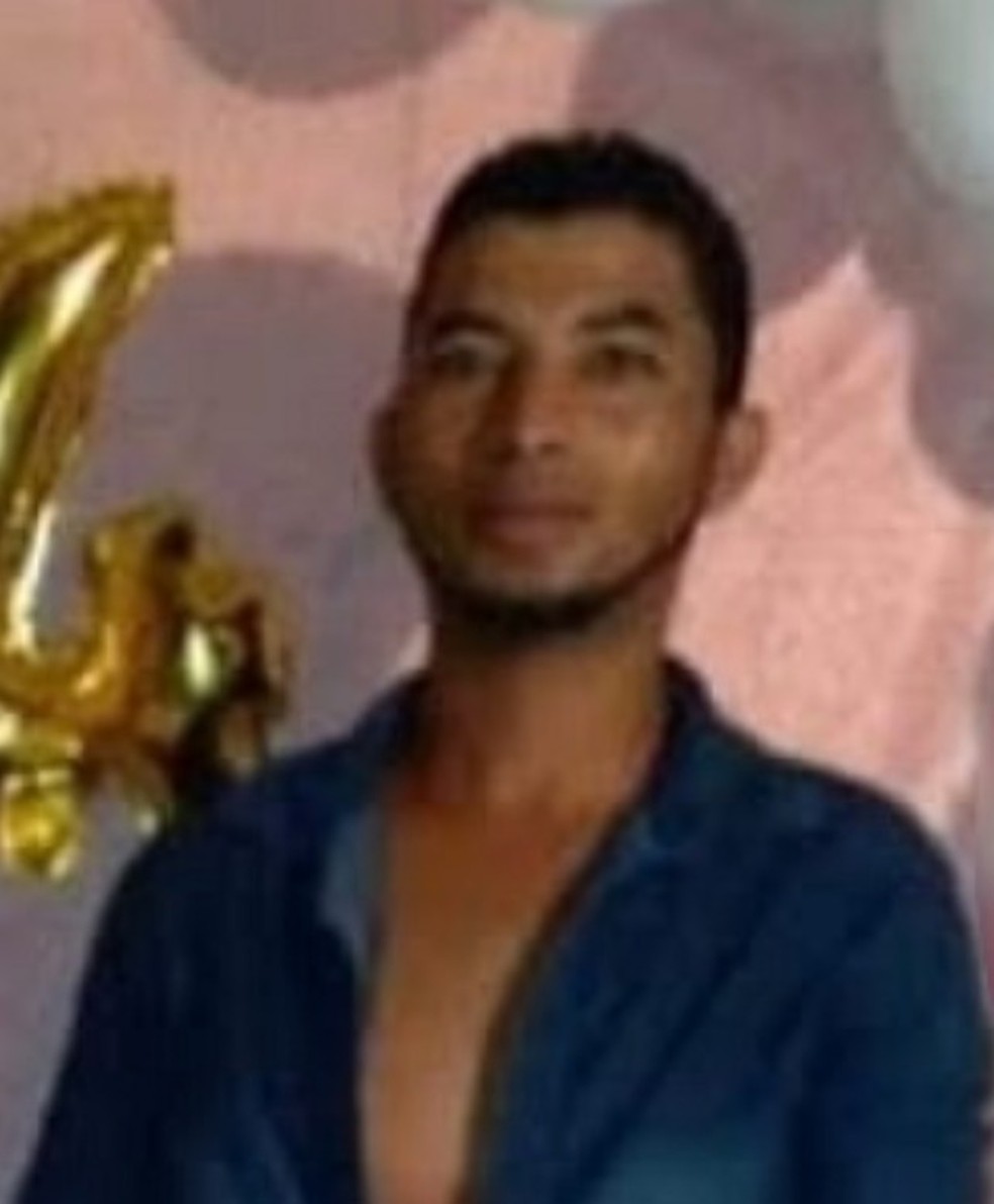 Adriano Albertino da Silva, de 34 anos, foi morto a tiros em Cupira — Foto: WhatsApp/TV Asa Branca/Reprodução