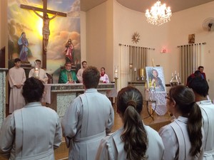 Santuário Nossa Senhora Aparecida recebe missa (Foto: Roberta Chevitarese / TV TEM)