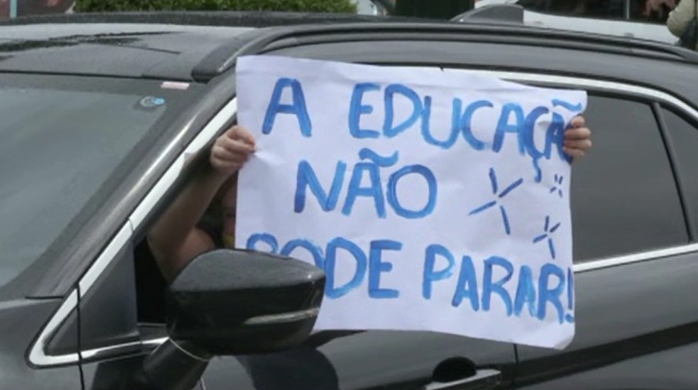 Com 98 Das Utis Adultas Do Sus Ocupadas Curitiba Tem Protestos Contra Lockdown E A Favor Da Volta As Aulas Presenciais Parana G1
