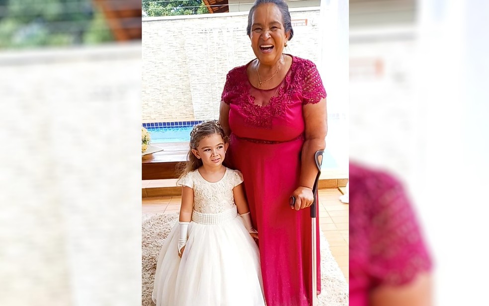 Crislane Costa conta que a mãe foi a grande apoiadora de suas mudanças em Goiás — Foto: Arquivo Pessoal/Crislane Costa