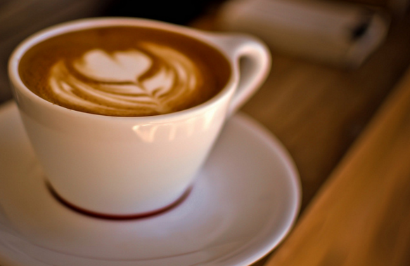 A julgar pela cor da xícara, esse café está saborosíssimo (Foto:   Flickr a.rios )
