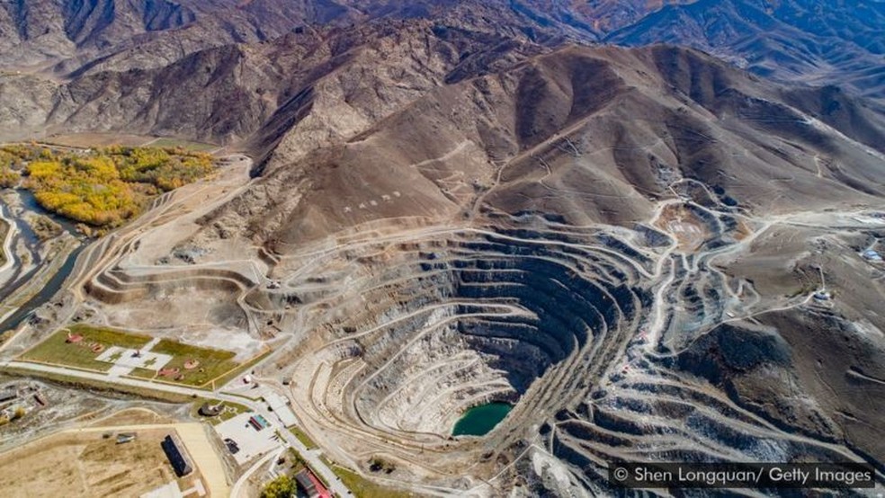 Mina 'pegmatito nº 3' em Xinjiang, na China. — Foto: Getty Images via BBC