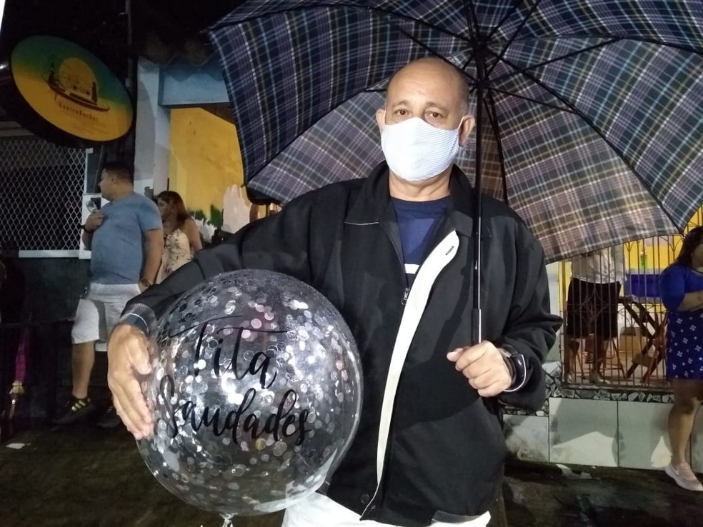 Jorge fez homenagem ao irmão que morreu vítima de Covid-19  — Foto: Alcinete Gadelha/G1